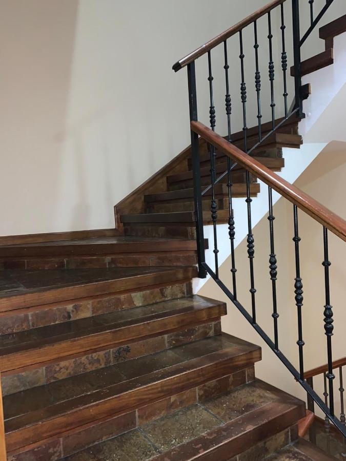 Hotel Los Robles Onís Екстериор снимка